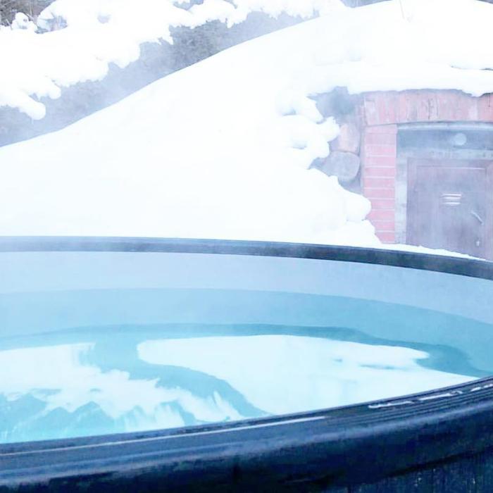 kirami_cold_winter_hot_tub